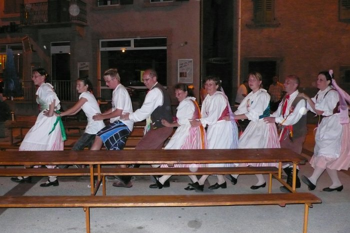 Zbava po veei v Charratu